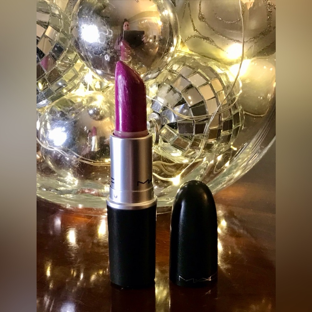 MAC LIPSTICK in UP THE AMP ORIGINAL FORMULA